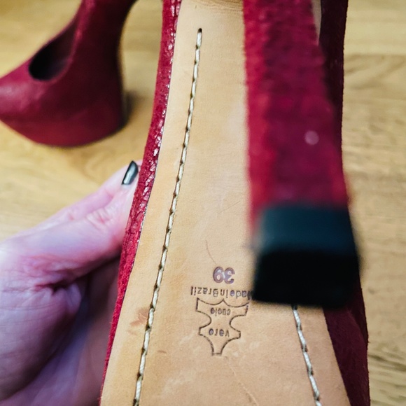 Red Alice and Olivia platform stilettos size 39 - Picture 3 of 5